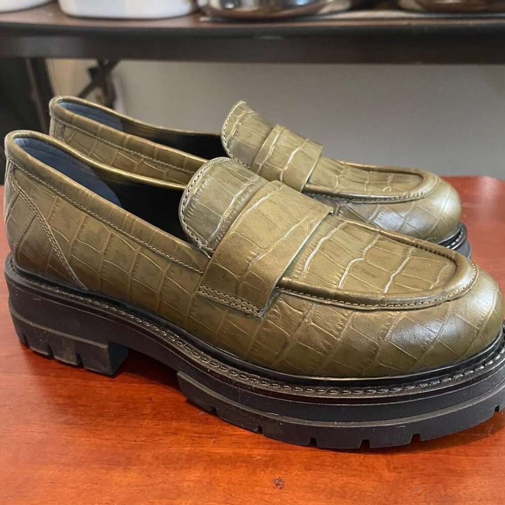 Vince Camuto Lug Sole Penny Loafer Green Alligator Print Size 7